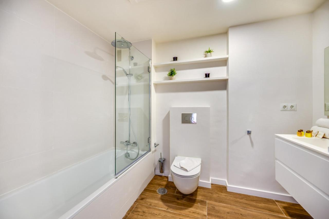 Vacation Marbella I Top 1 Puerto Banus Sea Front Rental, Renovated Bagian luar foto